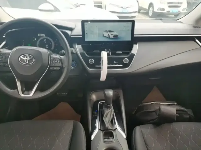 Toyota Corolla — Фото автомобиля 12