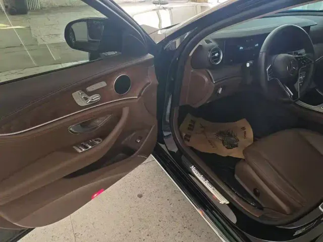 Mercedes-Benz E-Class — Фото автомобиля 4