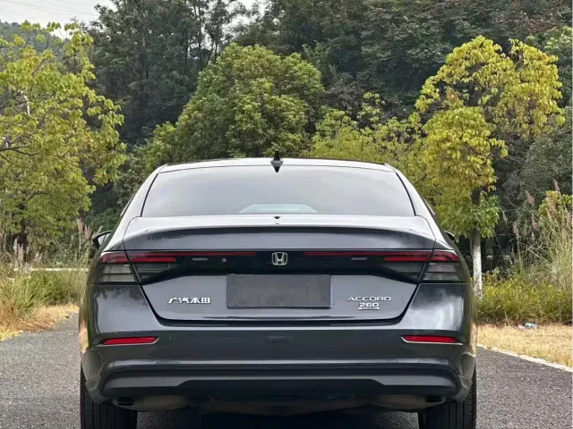 Honda Accord — Фото автомобиля 5