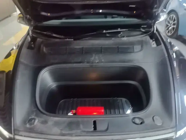 Tesla Model Y — Фото автомобиля 19