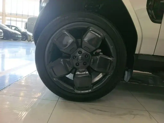 iCAR V23 — Фото автомобиля 22