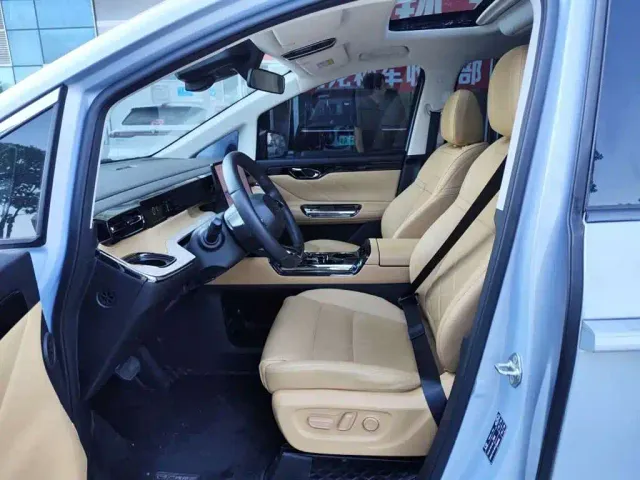 GAC Trumpchi E8 — Фото автомобиля 6