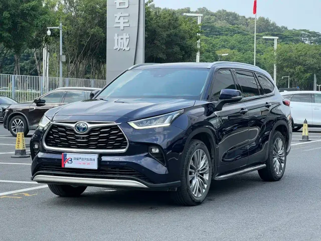Фотография автомобиля — Toyota Highlander