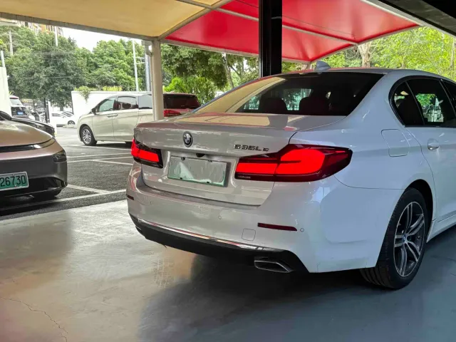 BMW 5 Series — Фото автомобиля 7