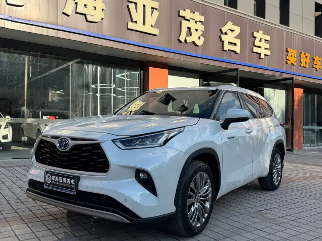 Фотография автомобиля — Toyota Highlander