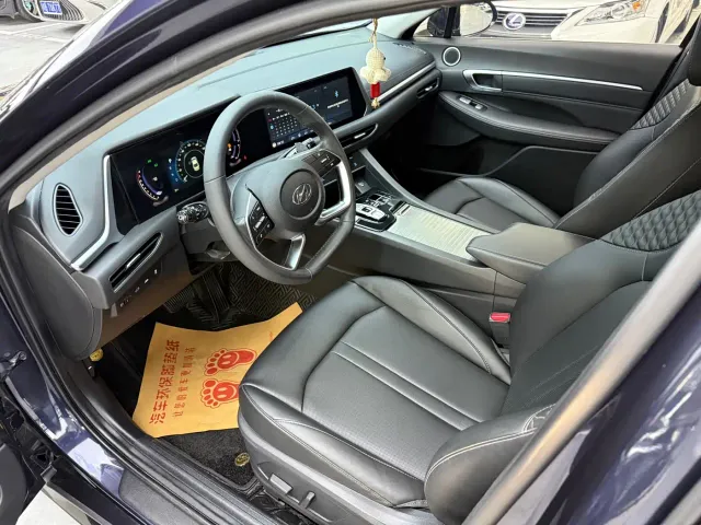 Hyundai Sonata — Фото автомобиля 5