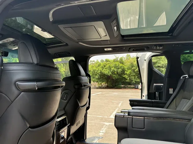 Toyota Alphard — Фото автомобиля 13
