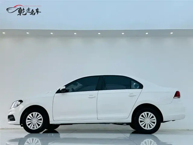 Volkswagen Santana — Фото автомобиля 4