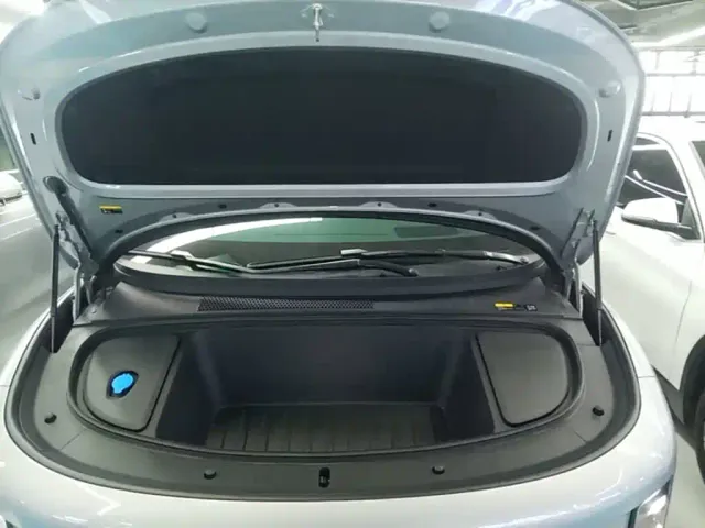 Li Auto i6 — Фото автомобиля 19