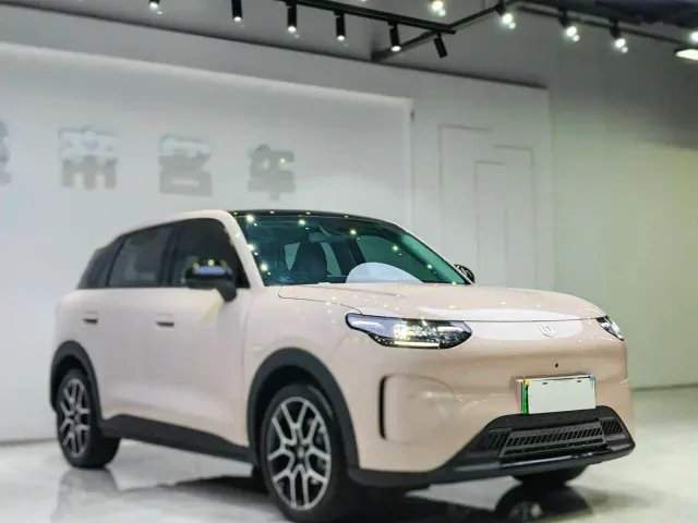 Leapmotor A10 — Фото автомобиля 3