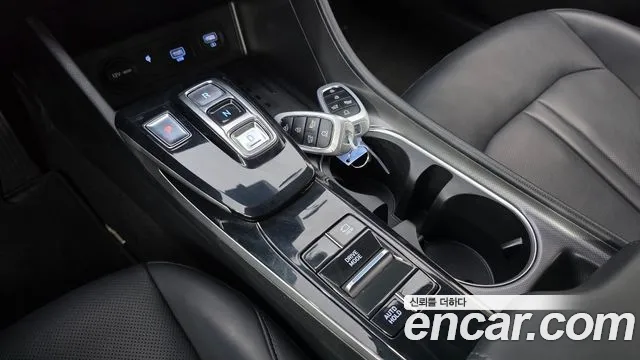 Hyundai Sonata — Фото автомобиля 9