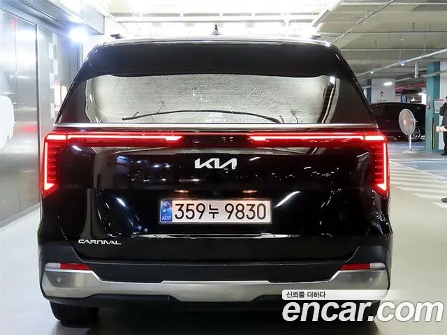 Kia Canival — Фото автомобиля 5