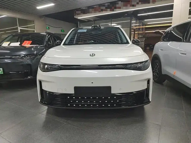Leapmotor C10 — Фото автомобиля 2