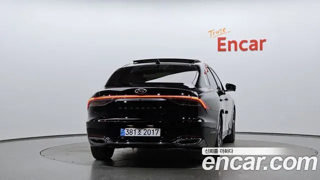 Hyundai Grandeur (New) Hybrid — Фото автомобиля 4