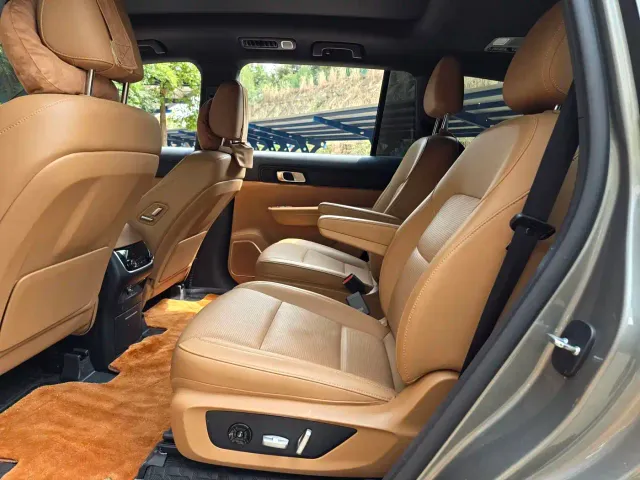 Li Auto ONE — Фото автомобиля 12