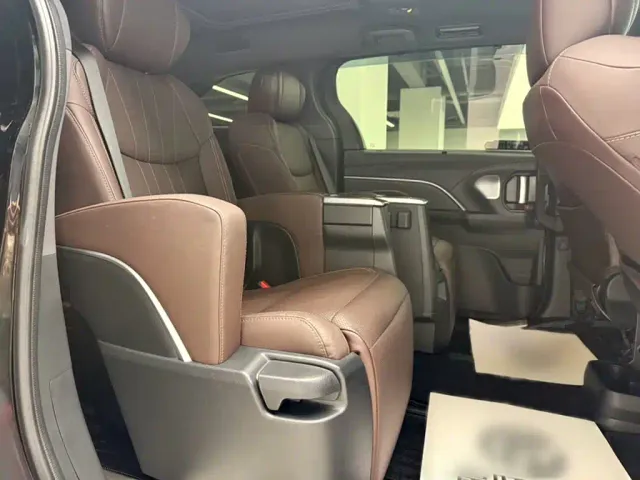 Toyota Granvia — Фото автомобиля 5