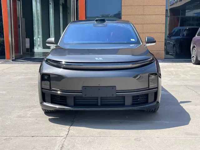 Li Auto L7 — Фото автомобиля 2