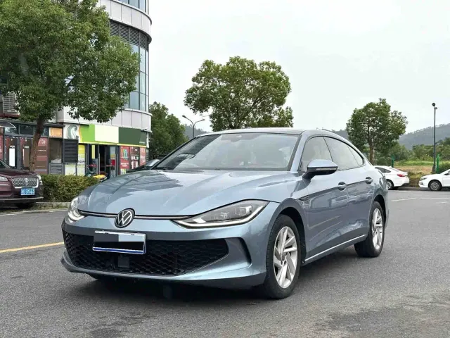 Фотография автомобиля — Volkswagen Lamando