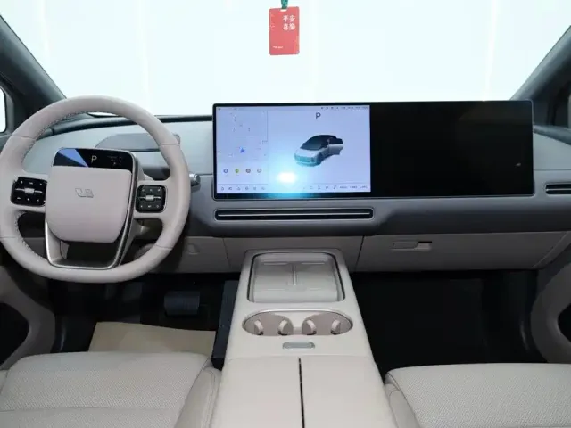 Li Auto Li Auto i6 2025 4WD Base Model — Фото автомобиля 19