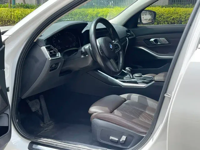 BMW 3 Series — Фото автомобиля 9