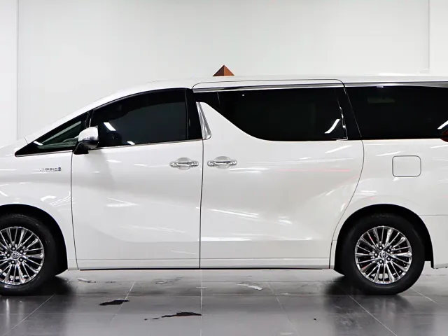 Toyota Alphard — Фото автомобиля 7