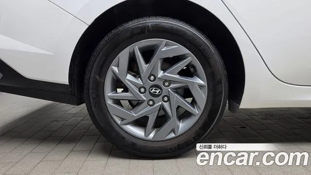 Hyundai Avante — Фото автомобиля 5