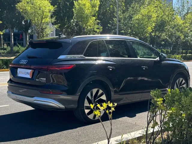 Audi Q5 e-tron — Фото автомобиля 6