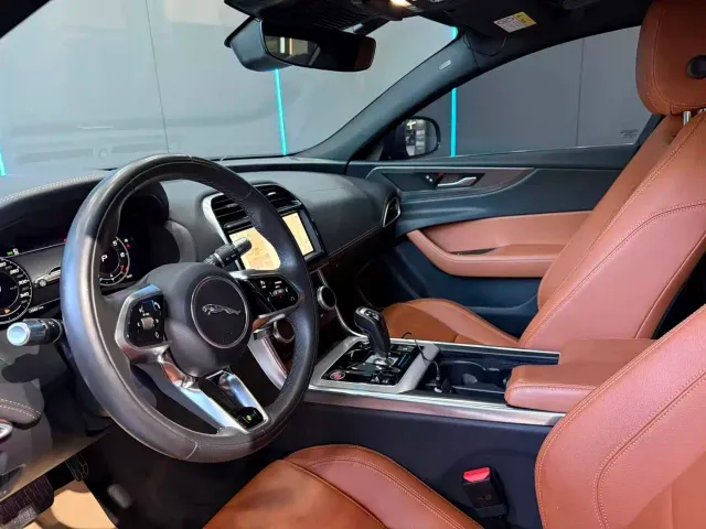 Jaguar XEL — Фото автомобиля 11