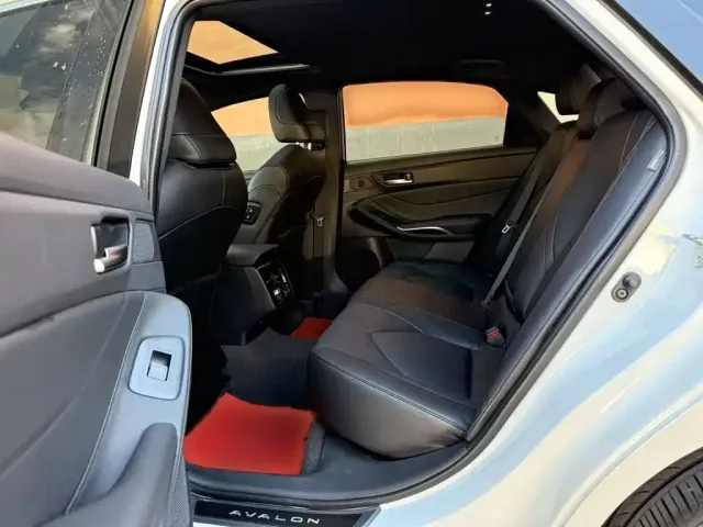 Toyota Avalon — Фото автомобиля 15