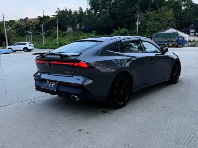 Changan UNI-V — Фото автомобиля 6