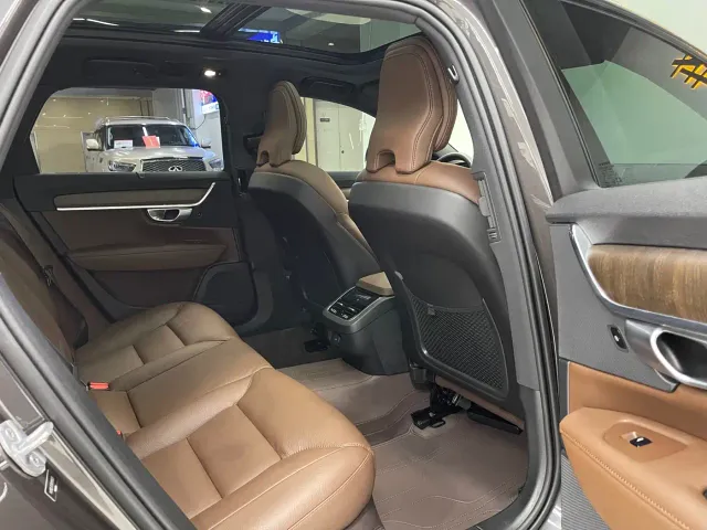 Volvo V90 — Фото автомобиля 11