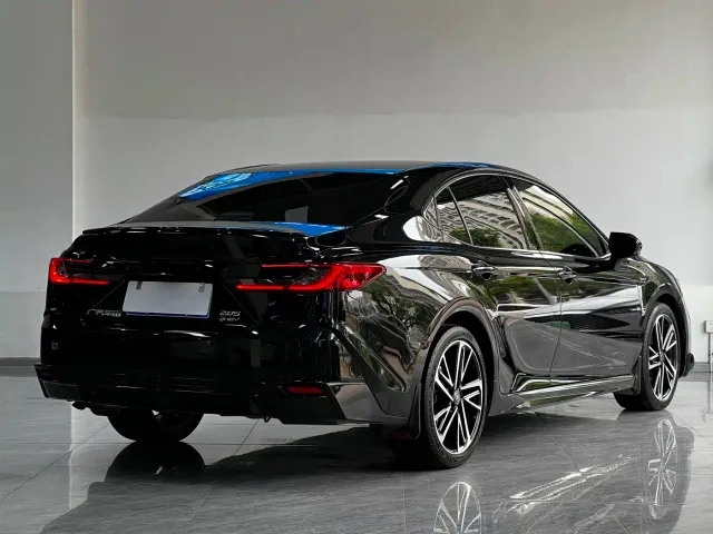 Toyota Camry — Фото автомобиля 4