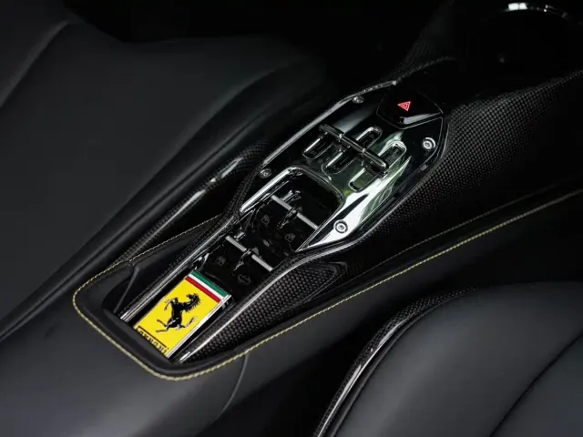 Ferrari SF90 — Фото автомобиля 8