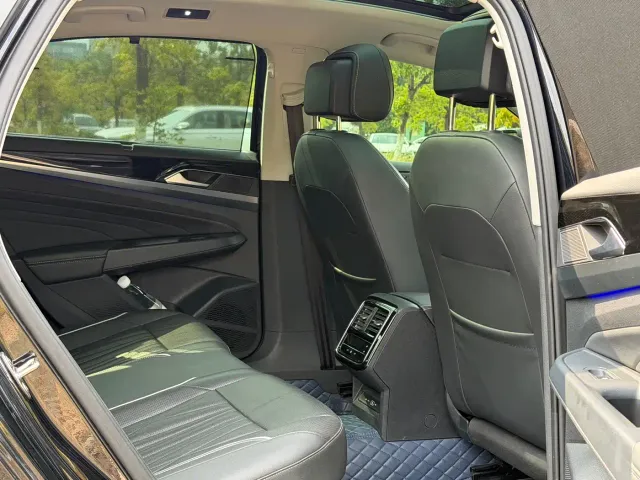 Volkswagen Passat — Фото автомобиля 15