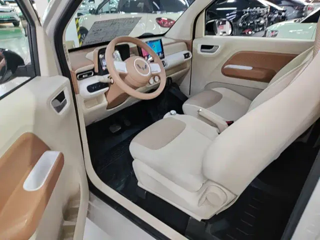 Wuling Hongguang Mini EV — Фото автомобиля 14