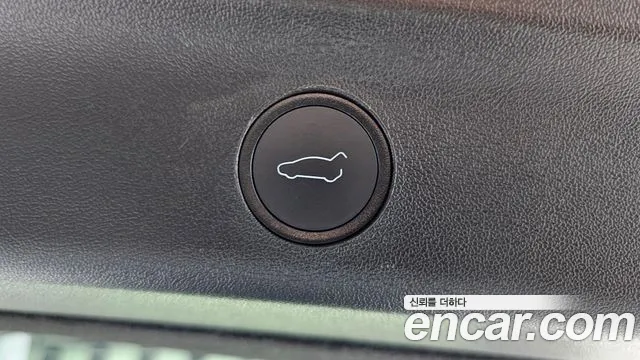 Tesla Model Y — Фото автомобиля 29