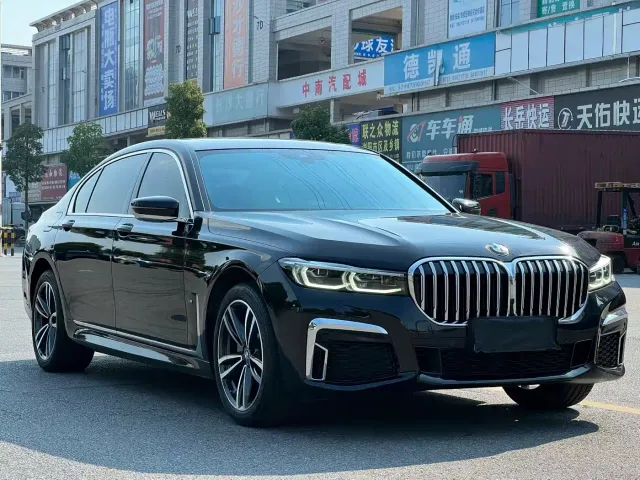 BMW 7 Series — Фото автомобиля 3