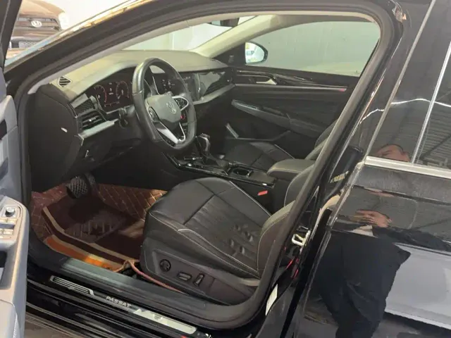 Volkswagen Passat — Фото автомобиля 12