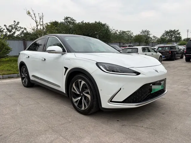 Arcfox Alpha S — Фото автомобиля 3
