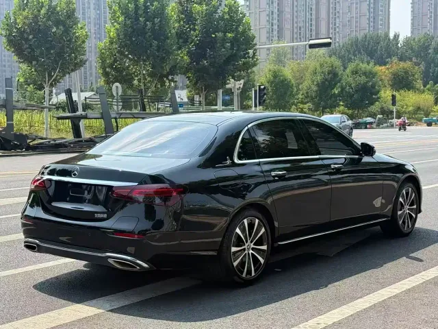 Mercedes-Benz E-Class — Фото автомобиля 16