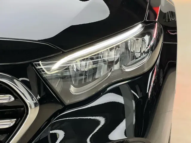Mercedes-Benz E-Class — Фото автомобиля 16