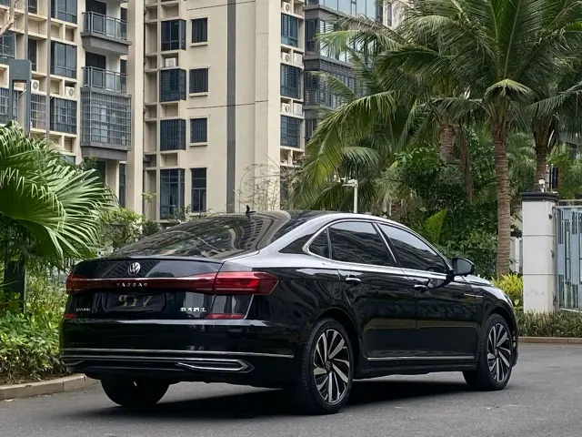 Volkswagen Passat — Фото автомобиля 18