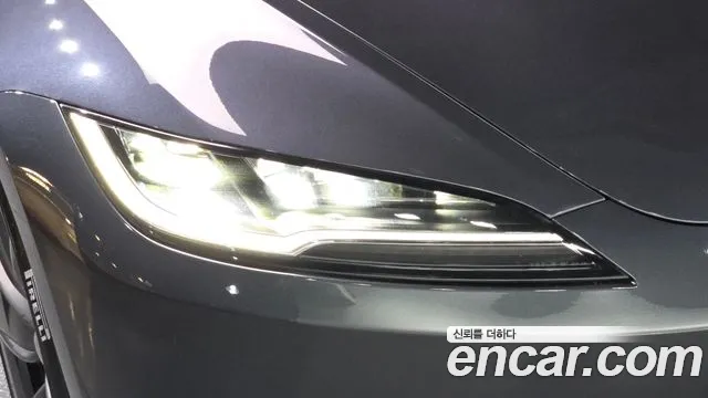 Tesla Model 3 — Фото автомобиля 17