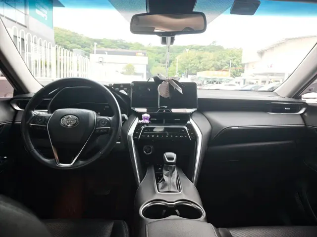 Toyota Harrier — Фото автомобиля 12