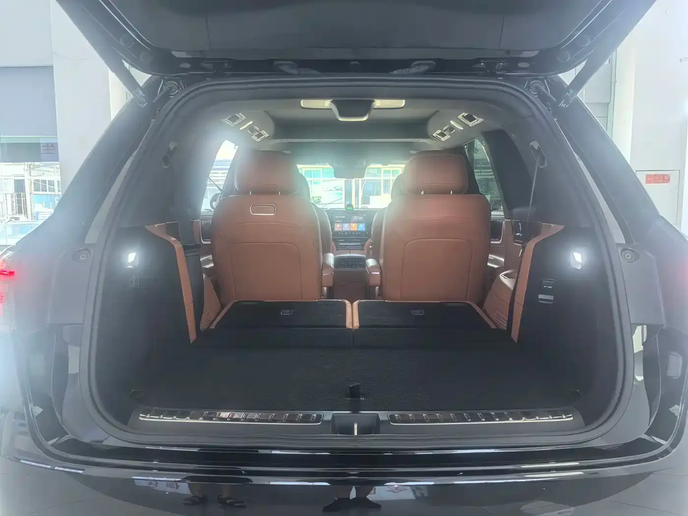 AITO Wenjie AITO M9 2024 Pure Electric Ultra 100kWh 6-Seater — Фото автомобиля 13