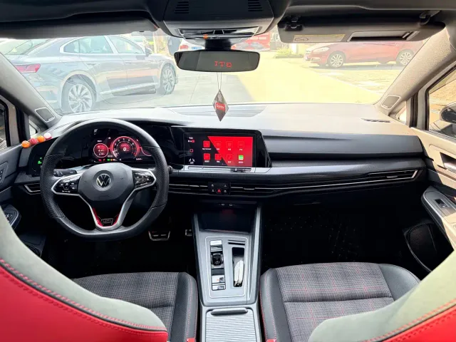 Volkswagen Golf GTI — Фото автомобиля 7