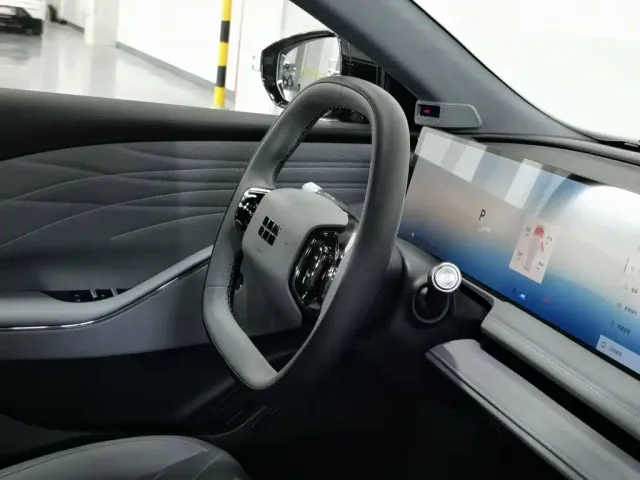 Geely Galaxy E8 — Фото автомобиля 22