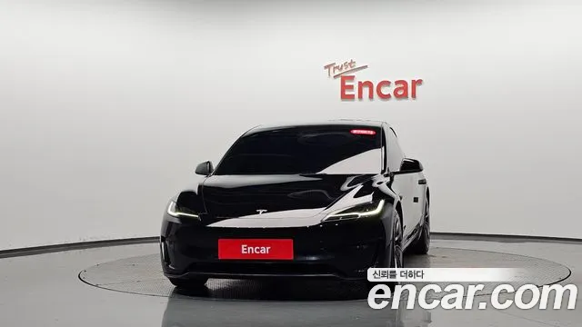 Tesla Model 3 — Фото автомобиля 3
