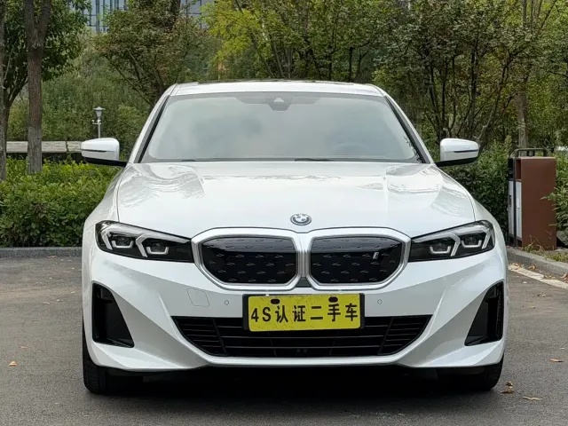 BMW i3 — Фото автомобиля 3