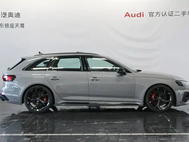 Audi RS 4 — Фото автомобиля 4